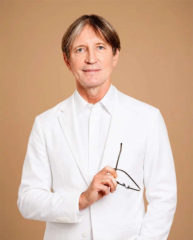 dr-duve-stefan-medwin-medical-uae-white