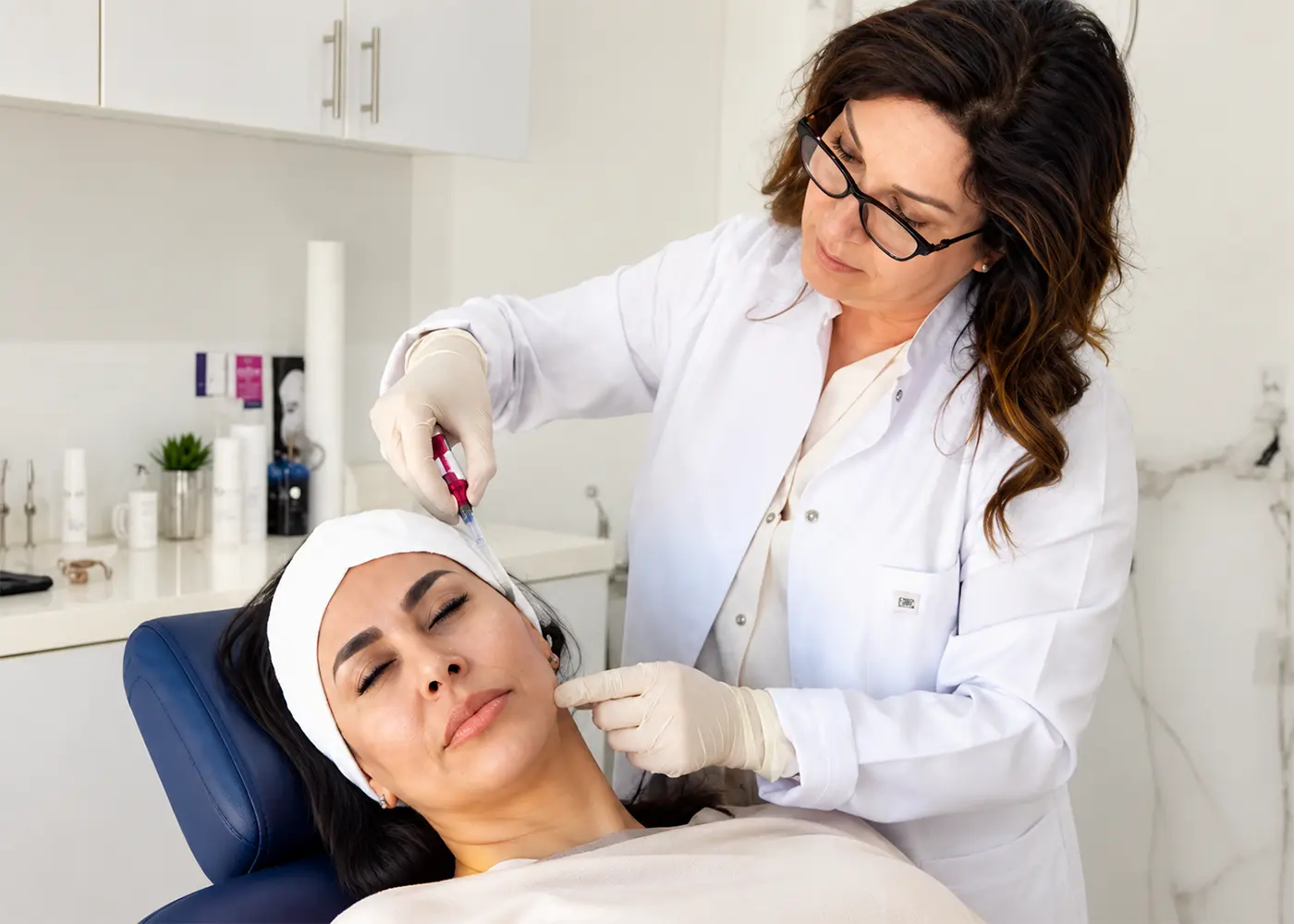 dr-forough- jamshidi-specialist-dermotology-medwin-dubai