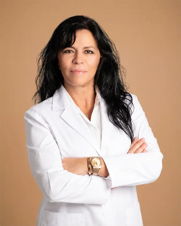 dr-heike-maria-tape-medwin-dubai-white