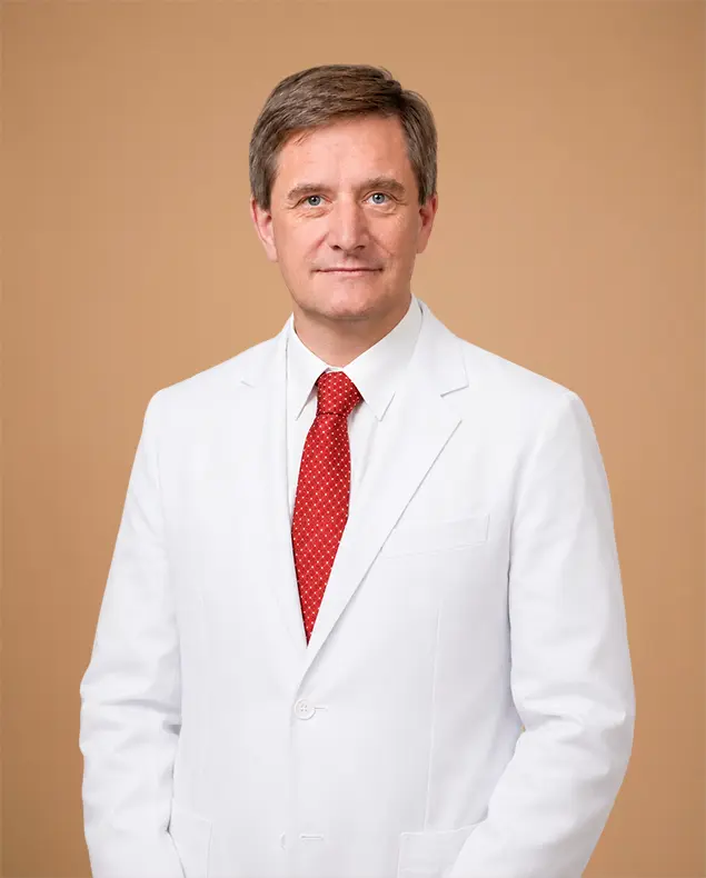 prof-dr-uwe-heemann-consultant- nephrologist-medwin-medical-uae-white